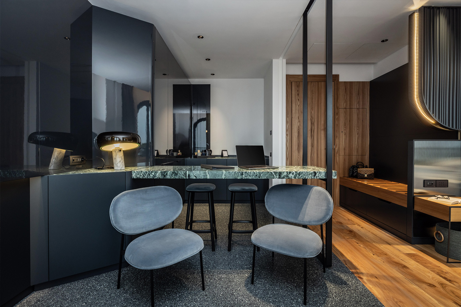 Design e rifiniture della Suite vista lago a Torri del Benaco