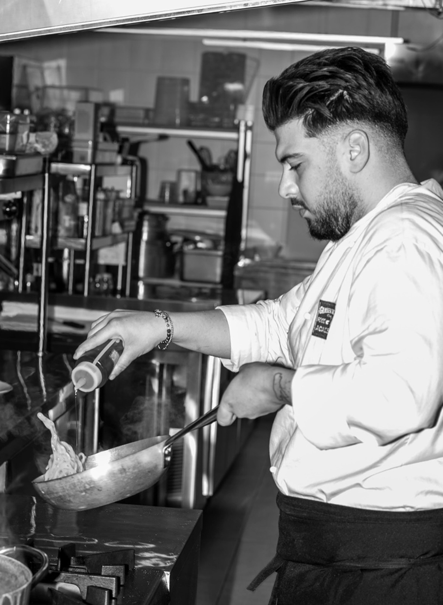 Chef del Sulphur Taste Restaurant